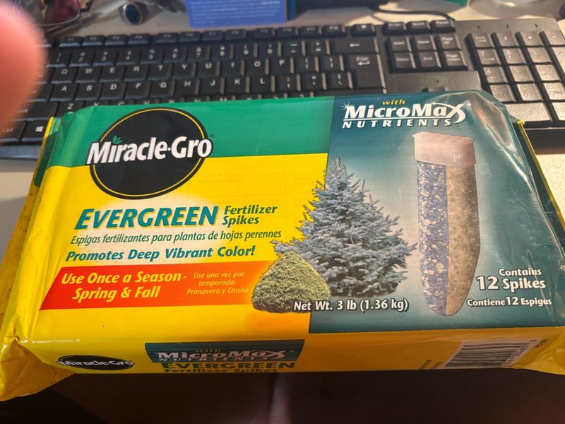 MIRACLE-GRO EVERGREEN Fertilizer Spikes PLANT FOOD 12 TOTAL SPIKES
