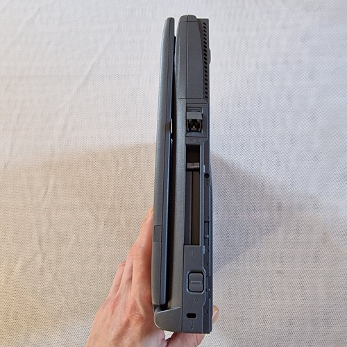 Toshiba Satelite 4030CDT vitange laptop, Celeron, NO HDD, TESTED TO BIOS ONLY - Picture 17 of 20