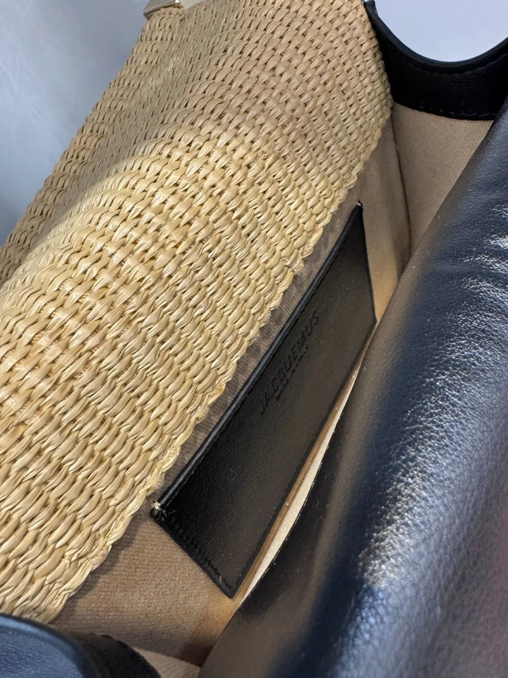 👜 Bolso sin asas Jacquemus Pochette Rond - Escultural de piel de cordero con cadena desmontable Foto 3 de 4