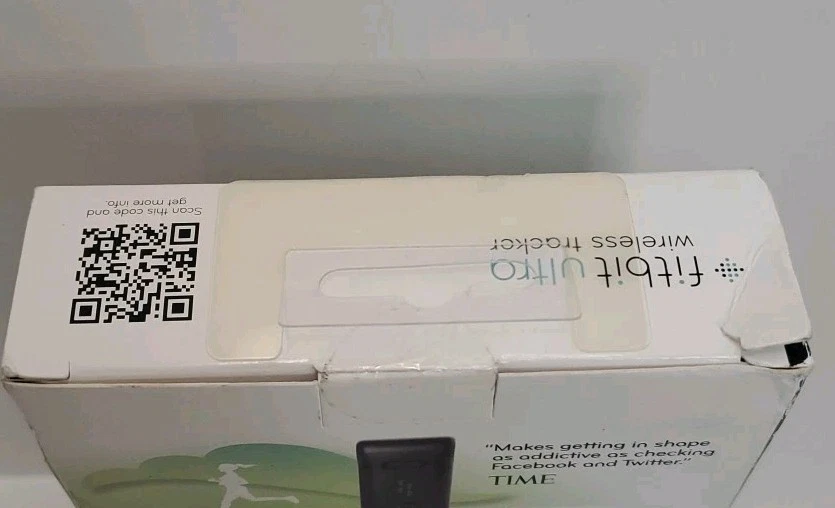 NEW Fitbit Ultra FB102P Wireless Activity & Sleep Tracker Plum Color  - Image 3 of 4