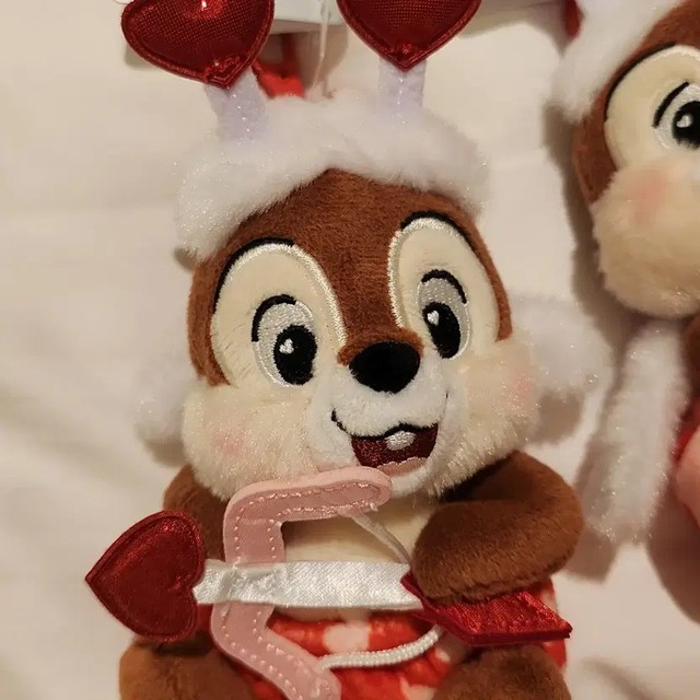 Disney Chip & Dale Valentine's Limited Mascot Keyring