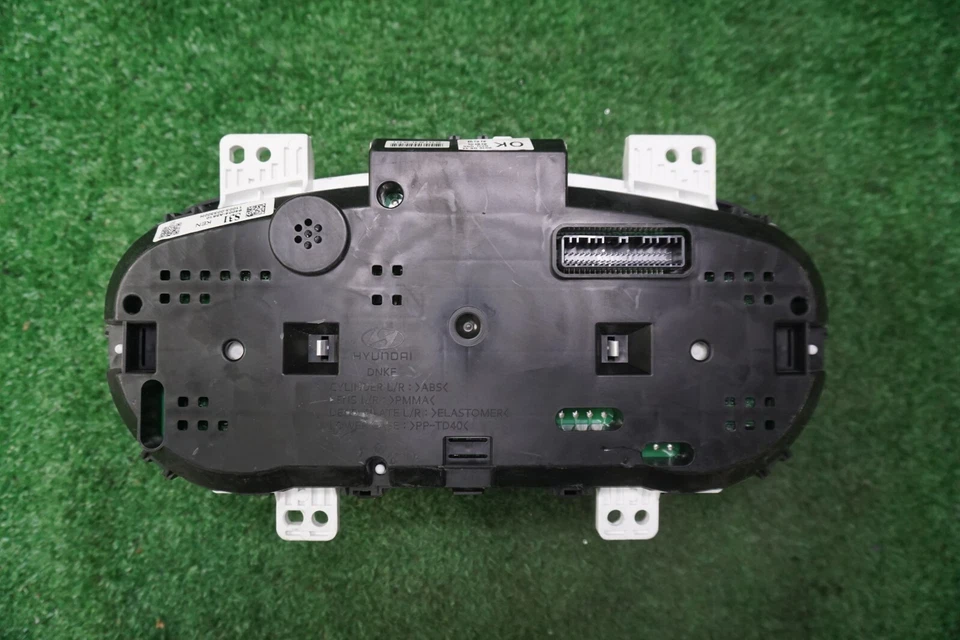 Hyundai Elantra GT 2016 velocímetro medidor grupo fabricante de equipos originales 94004A5610 millas N/A Foto 3 de 4