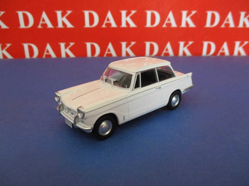 Die cast 1/43 Modellino Auto Triumph Herald by Ist - Immagine 2 di 4