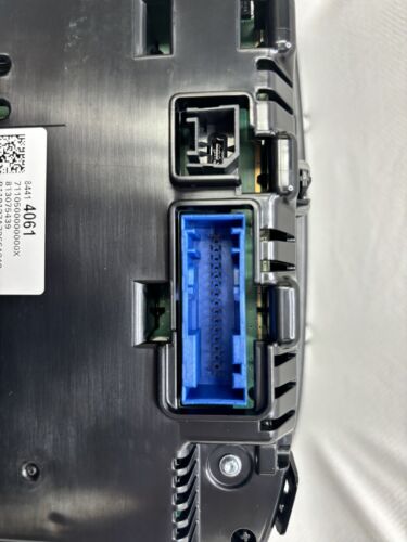 2018-2019 GMC Acadia Speedometer Instrument Cluster GM Genuine OEM 84414061 - Picture 4 of 12