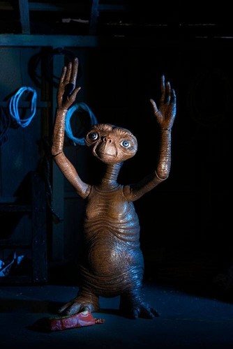E.T. EL EXTRATERRESTRE ULTIMATE NECA 40 ANIVERSARIO - E.T. THE EXTRA-TERRESTRIAL - Imagen 7 de 16