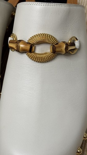 Zueco Gucci de cuero con hebilla de bambú y mordida de caballo en blanco talla 39,5/9,5 - Imagen 10 de 11