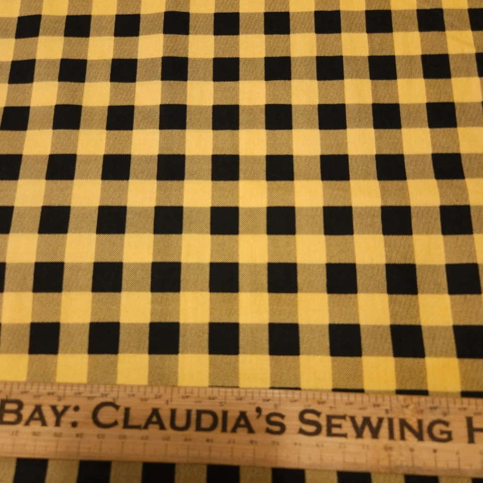 North Woods BTY Cynthie Fisher QT Dorado Amarillo Negro Búfalo Cuadros Foto 2 de 3