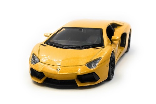 Model Car Lamborghini Aventador Sports Car Yellow 1:34-39 (Licensed) - Picture 2 of 3