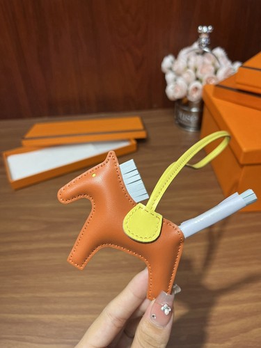 19 Color Lambskin Soft Leather Mini Rodeo Horse bag Charm With Saddle Pendant - Imagen 19 de 36