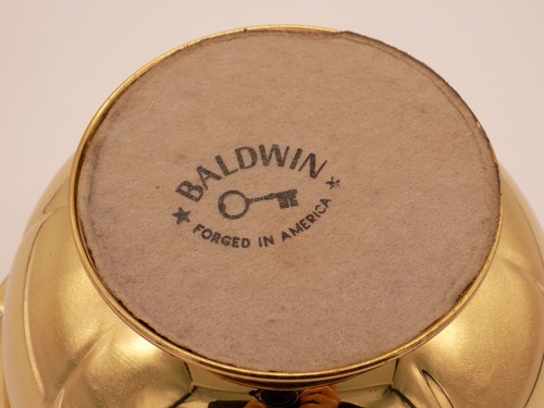 Vintage light Brass pedestal Bowl Baldwin- some wear spots- decor/planter - Picture 7 of 7