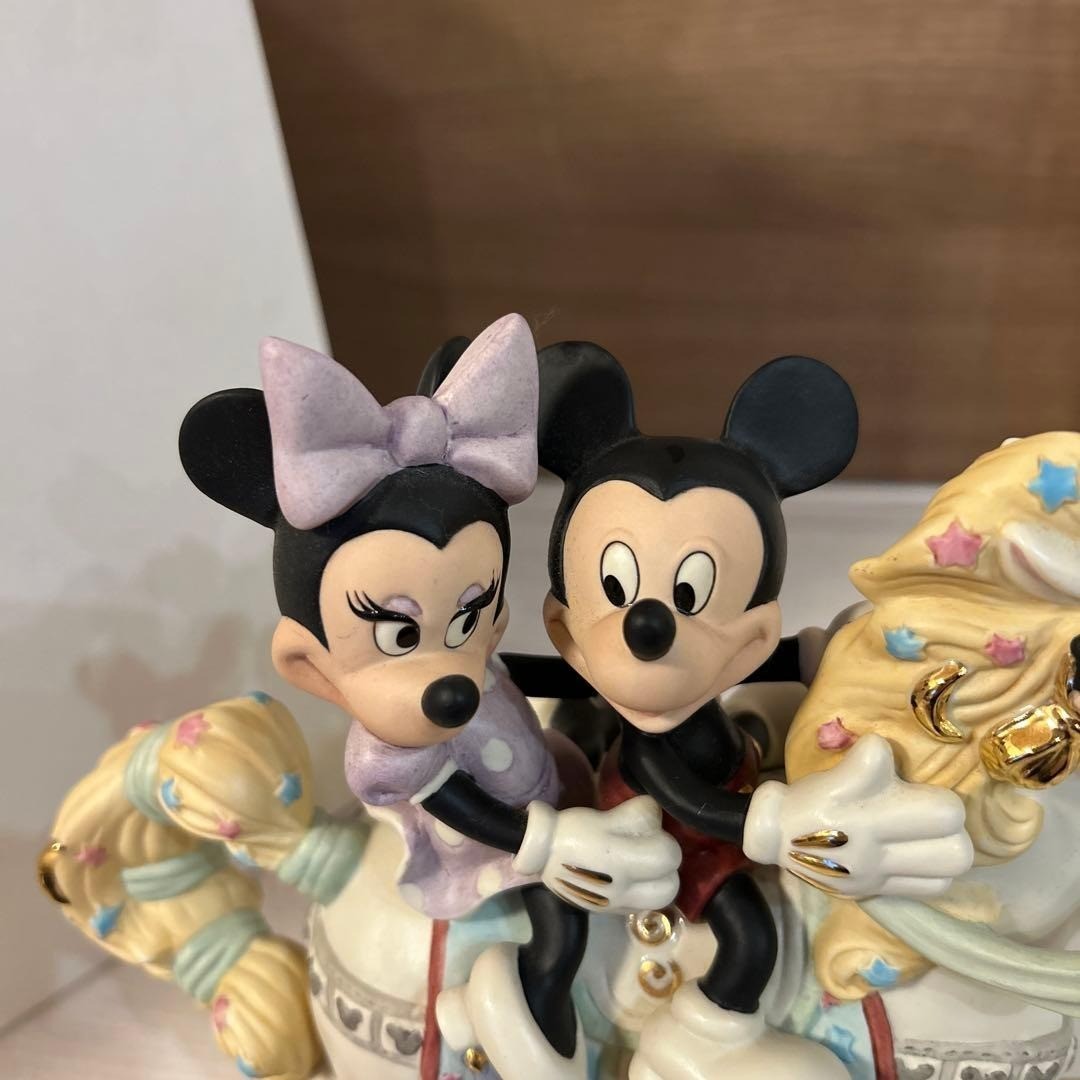 Used] Rare 2008 Lenox Mickey'S Carousel Romance 24K Figurine
