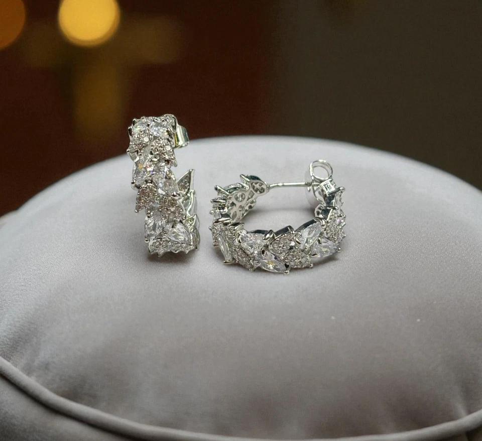 Orecchini Cerchi in Ottone con Zirconi Luminosissimi colorati Eleganti - Immagine 4 di 4