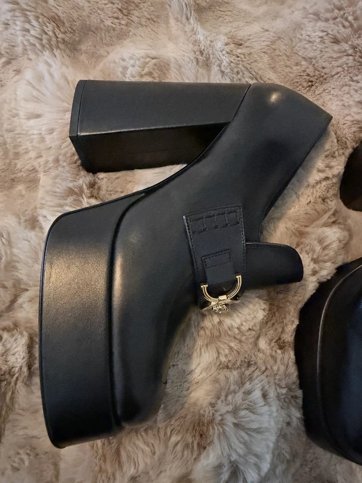 Versace Mules Talla 39.5 EU Cuero Negro Excelente Estado Auténticas Foto 4 de 4