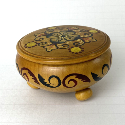 Vintage Scandinavian Round Wood Footed Trinket Box with Lid Rosemaling Norwegian - Picture 5 of 16