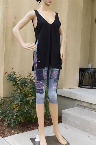Schwarzes ärmelloses Top von Manduka (Adorn Deep Vee Tanktop), Small, EPC
