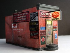 Downtown Deco HO Scale Building Kit "Cooter's Liquor" . Free Bonus Signs 