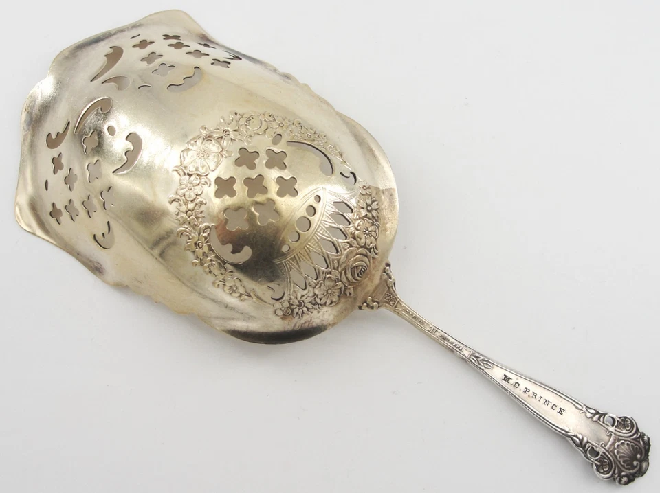 Antigua Toalla Esterlina Perforada Cuchara Bon Bon 5 5/8" Georgiana 1898 Oro Antiguo Lavado Foto 2 de 3