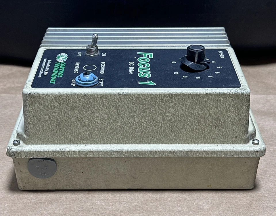 USADO - TÉCNICAS DE CONTROL Focus 1 DC Drive 1/4-1HP, 1/2-2HP 2400-8000 🇺🇸 Foto 4 de 4