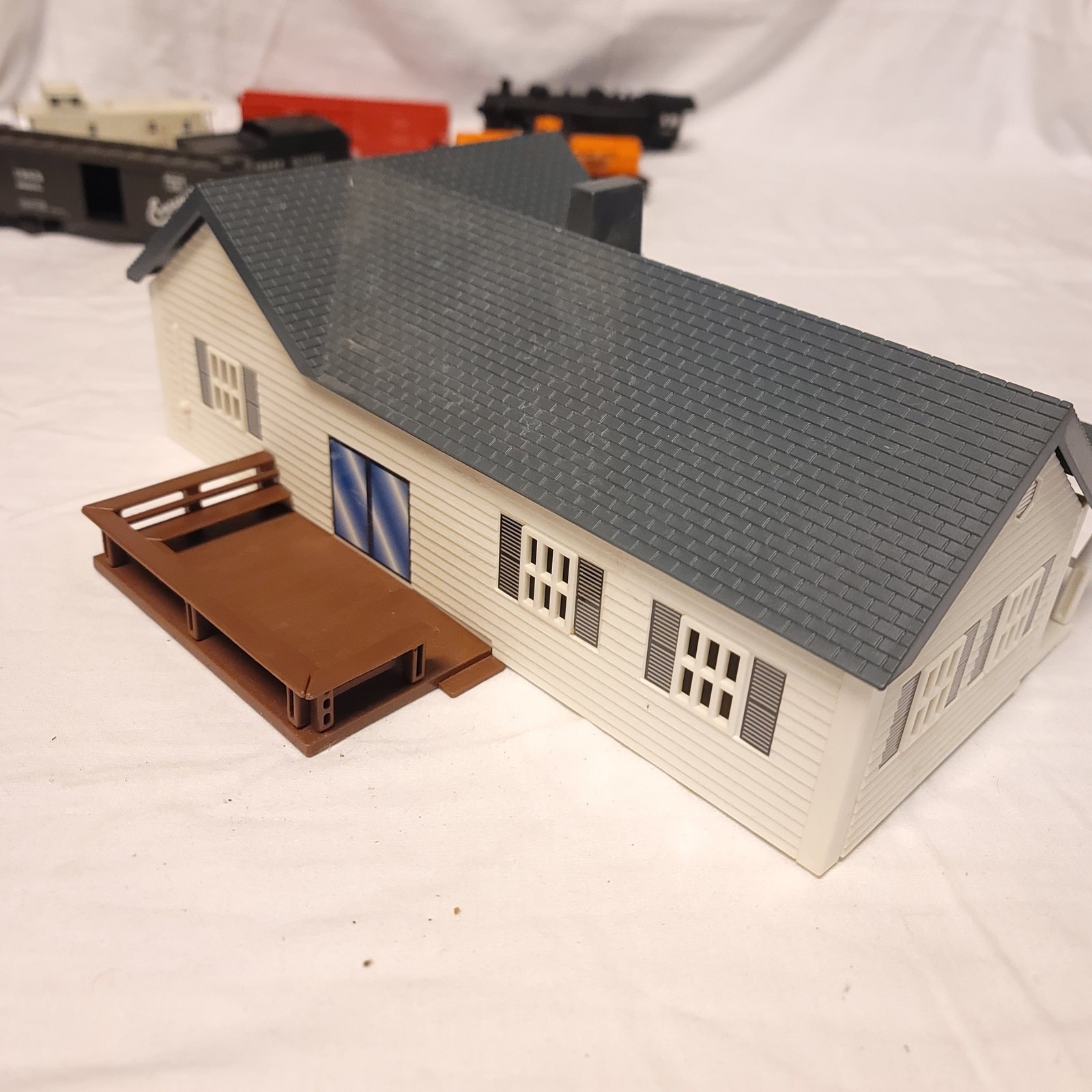 Picture 8 of 24