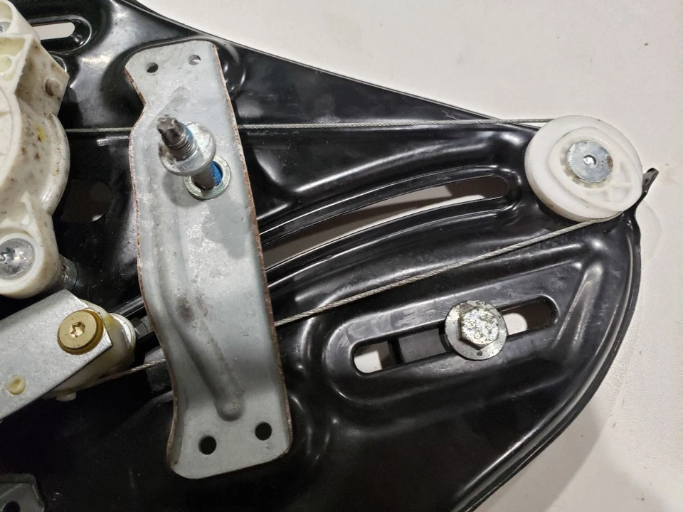 Cuarto regulador de ventana trasero izquierdo - Mercedes W209 CLK500 2003 cupé - 03-09 OEM Foto 2 de 4