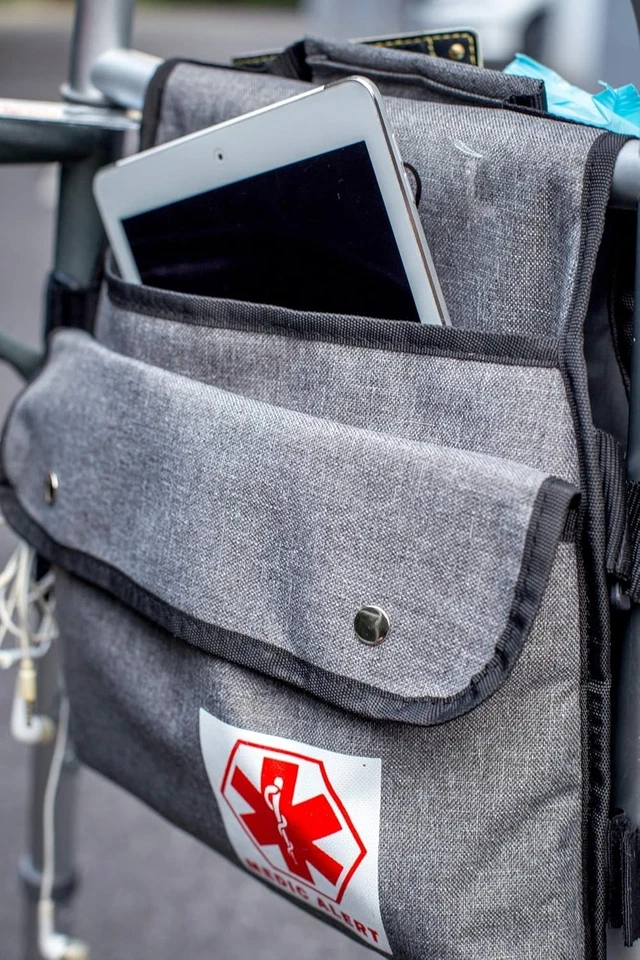 Bolsa de fixação compacta cinza para andador com organizador acolchoado e alça fácil de transportar - Imagem 4 de 4