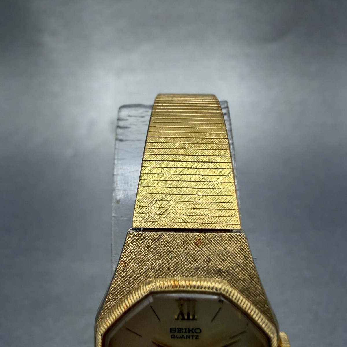 Seiko Watch Women 18mm Champagne Dial Gold Tone 1400-8019  display picture 3