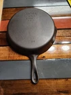 Wagner Ware Cast Iron Frying Pan 11 Inch Round Flat-Bottomed Black Gas Electric