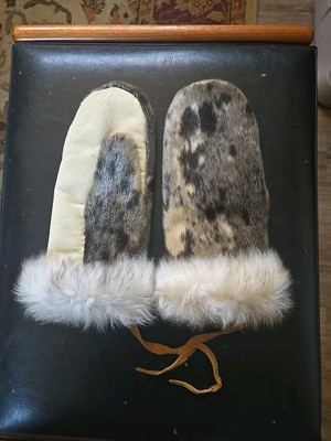  Alaskan native arts and crafts seal Fur mittens, 