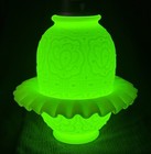 RARE FENTON PERSIAN MEDALLION FAIRY LAMP.     Uranium Lime Green Satin Ruffled   — photo 6