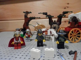 LEGO 7188 Kingdoms Castle King's Carriage Ambush With Minifigures & Instructions