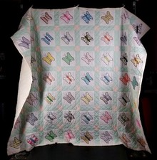 Butterfly Quilt 76x86 Blend Fabric Light Weight Polyfill Machine Stitched No Tag