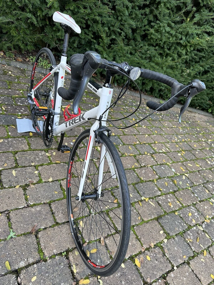 trek road bike  - Image 4 of 4