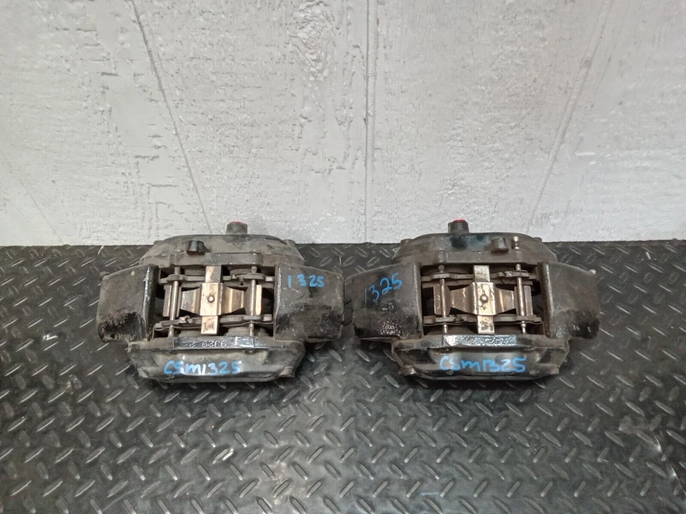 Conjunto de pinças de freio dianteiras Brembo fabricante de equipamento original 1998-2003 Mercedes-Benz W163 ML55 ML430 - Imagem 4 de 4