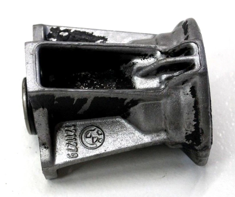 BMW OEM E30 FRONT AXLE DIFFERENTIAL SUPPORT BRACKET DIFF MOUNT 1211279 325IX - Image 2 of 3