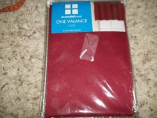 NIP ESSENTIAL HOME Red 60 x 16" Valance