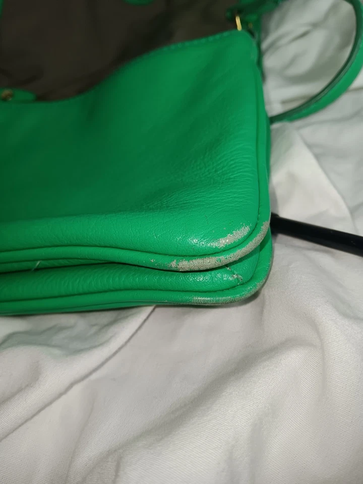 Bandolera pequeña de cuero verde brillante Jcrew usada Foto 4 de 4