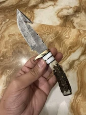 CUSTOM MADE FORGED DAMASCUS HUNTING/BOWIE KNIFE STAG/ANTLER HANDLE Just Knife