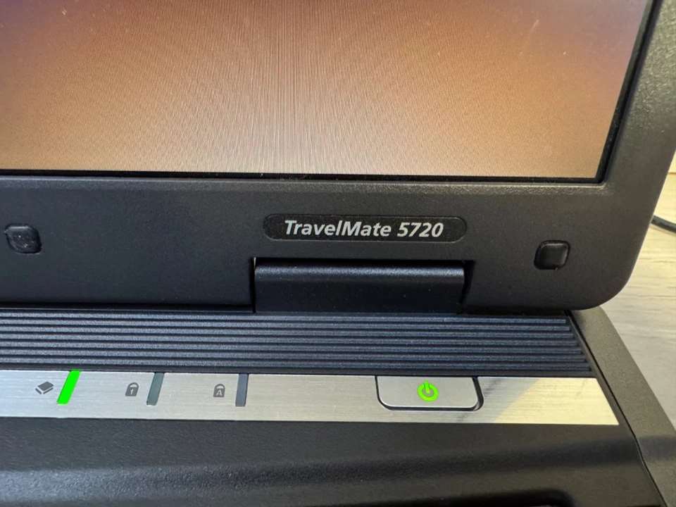 ACER TRAVELMATE 5720 15.4" LAPTOP LINUX UBUNTU CORE2 DUO 3GB RAM 68.7GB STORAGE - Image 4 of 4