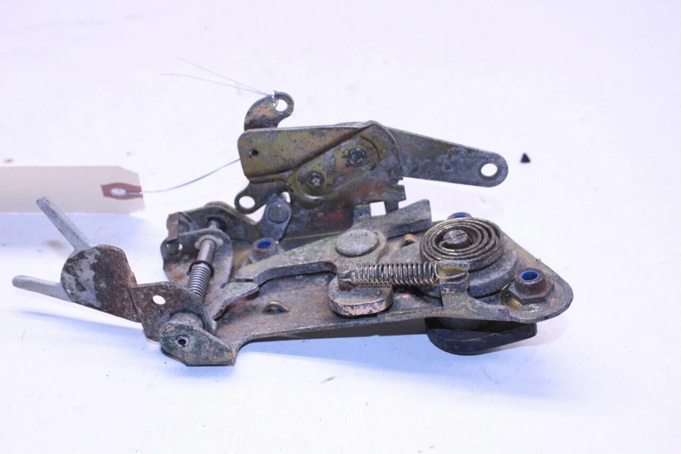 Porsche 911 1976 pestillo de puerta derecho OEM usado Foto 3 de 4