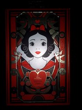 Walt Disney Snow White Eye Shadow Pallette Brand New Sealed Beautiful Apple Red