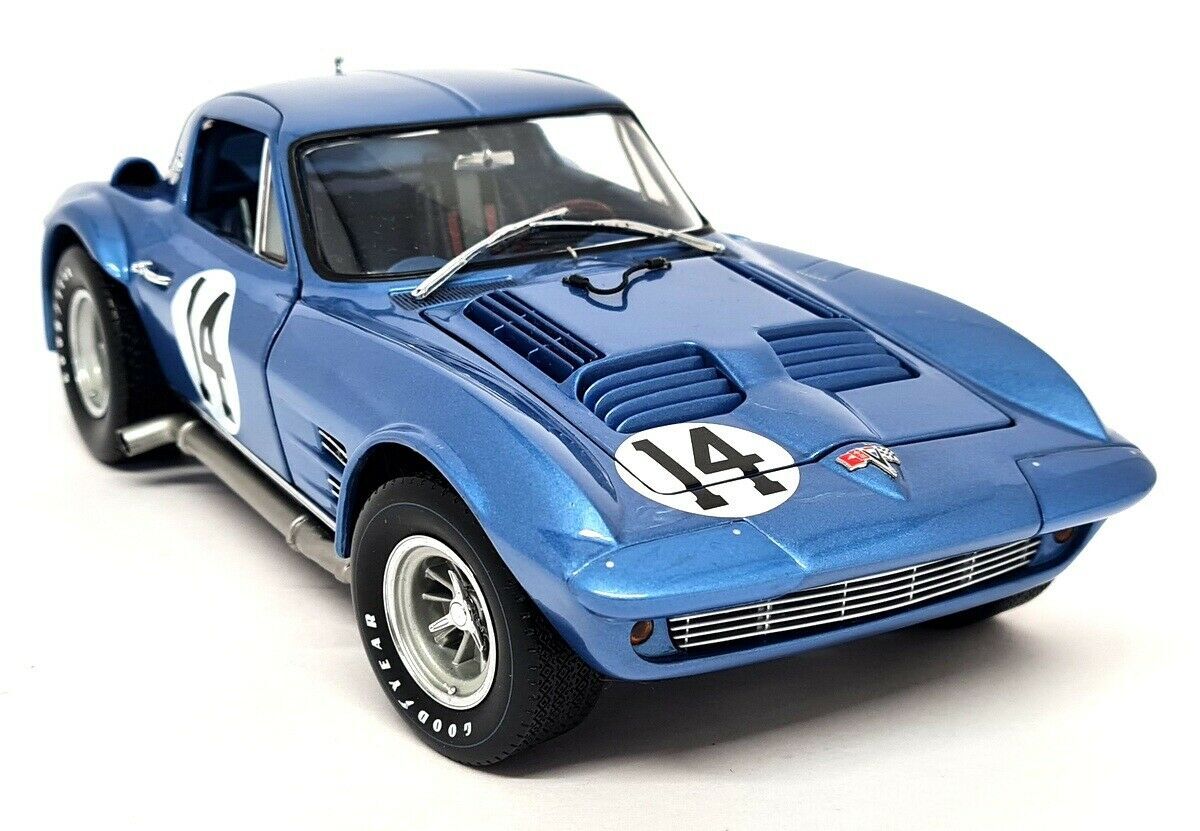 Exoto 1/18 Chevrolet Corvette Grand Sport 64 #14 Augusta