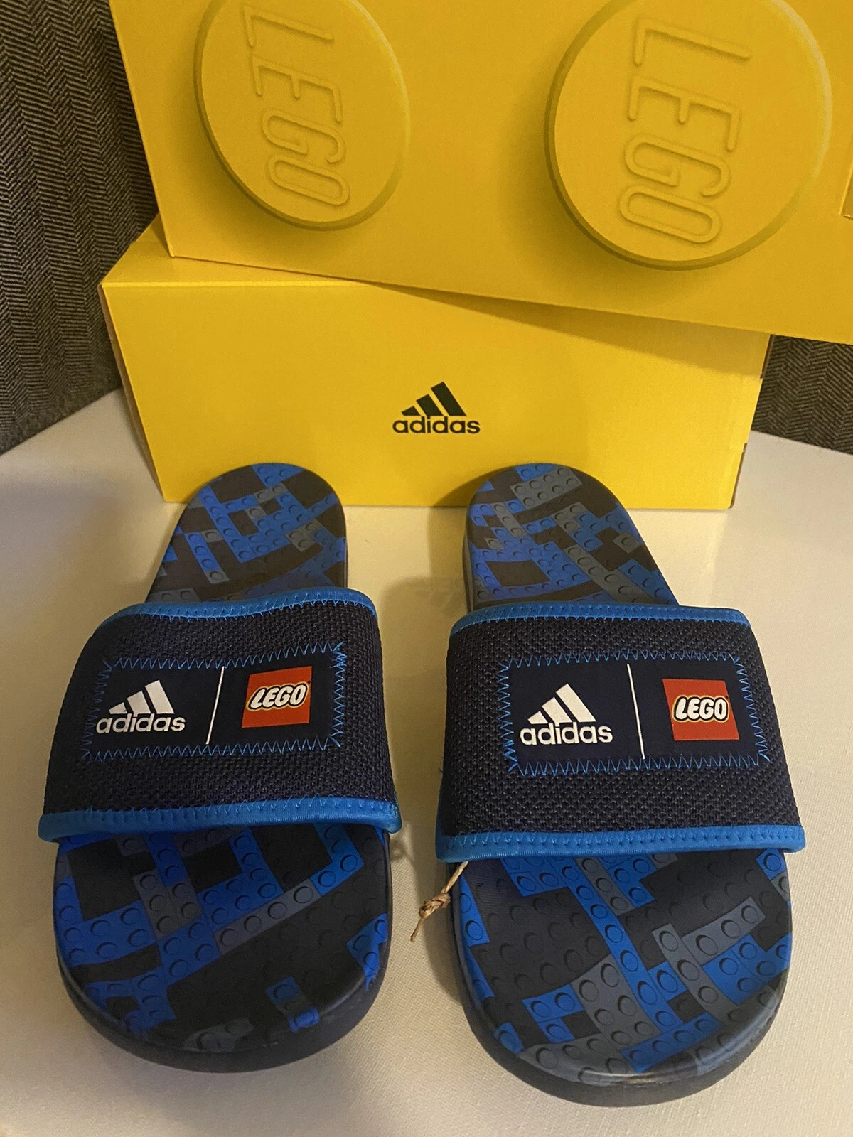 Nuovi sandali da uomo adidas ADIDAS ADILETTE COMFORT X LEGO® SLIDES da uomo US 8
