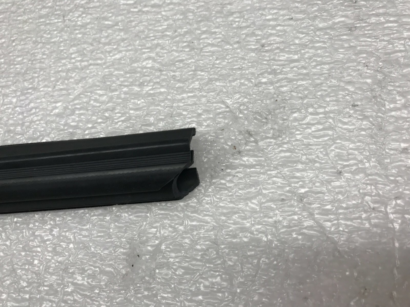 LAMBORGHINI MURCIELAGO LP640 DOOR CHANNEL SEAL GASKET OEM 418837977