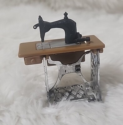 Vintage Acme Miniature Old Sewing Machine Desk Opener Fridge Magnet 1994