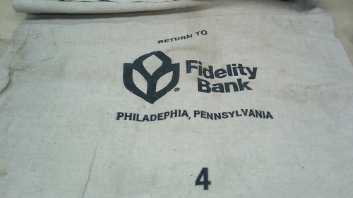 Lot of 2 Large Vintage Bank Canvas Cloth Money Bags Bank of Delaware & Fidelity - Picture 8 of 10