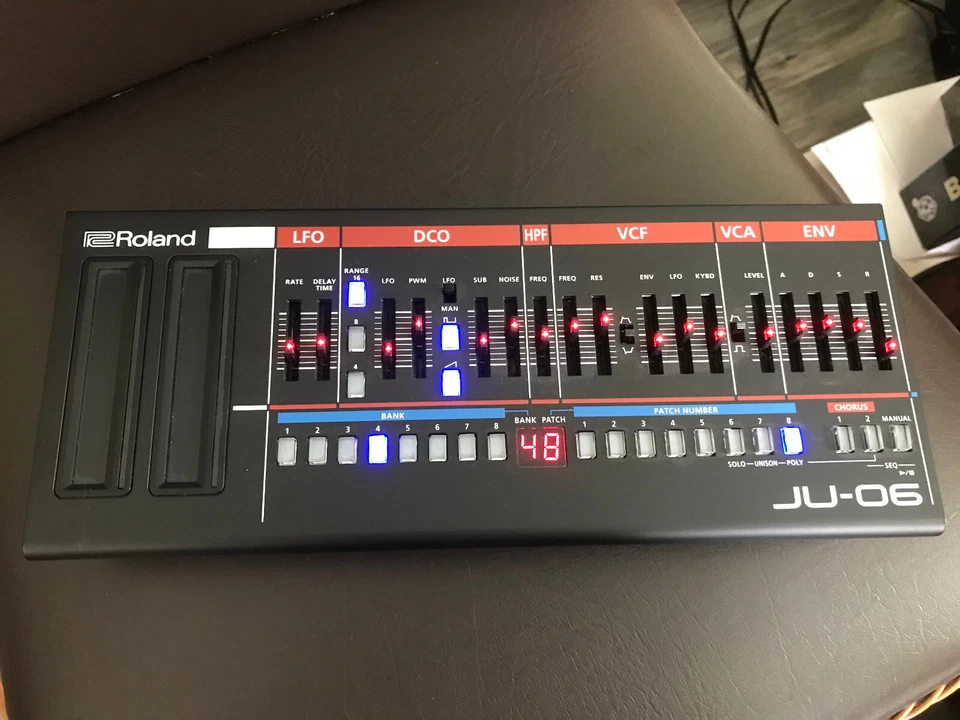 Roland Boutique JU-06 - Bild 2 von 4
