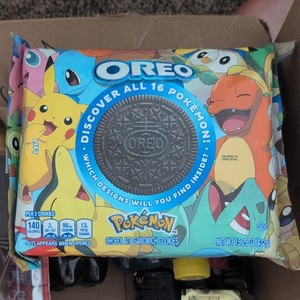 Oreo Pokémon Chocolate Sandwich Cookies 15.25 oz (432 g) Packet