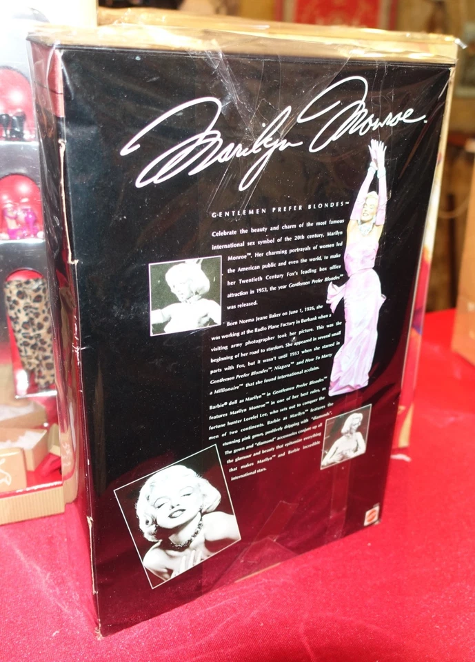 BARBIE MARILYN MONROE, GENTLEMEN PREFERE BLONDES, PINK  ,NOT PERFECT  BOX, NRFB - Imagen 4 de 4