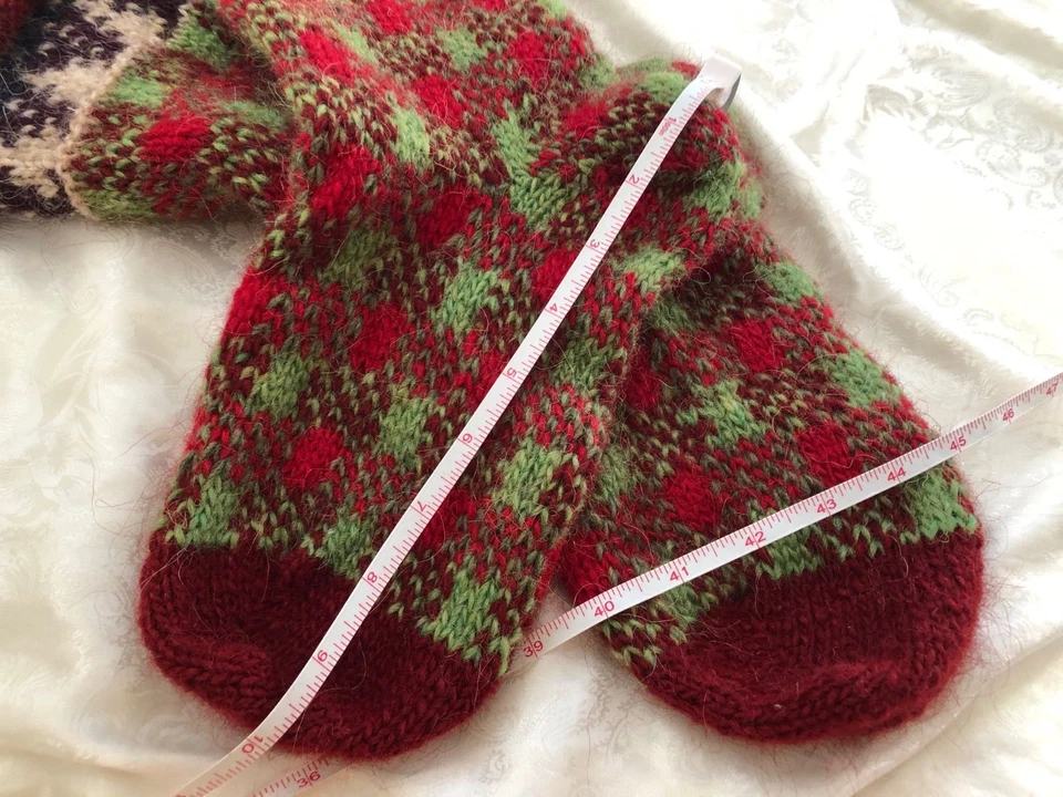Sz US 11-12 Women Socks 100% Icelandic wool Christmas tartan Hand knit - Image 3 of 4
