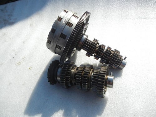 TRIUMPH 900 T300 TRIDENT TROPHY CAJA DE CAMBIOS Y EMBRAGUE COMPLETO PLACAS DE ENGRANAJES BUJE ETC - Imagen 2 de 10
